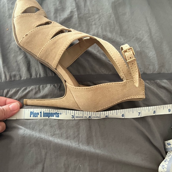 Nude suede heels - Picture 7 of 7